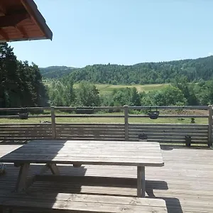 A La Campagne Dans Jolie Maison En Bois. Laussonne